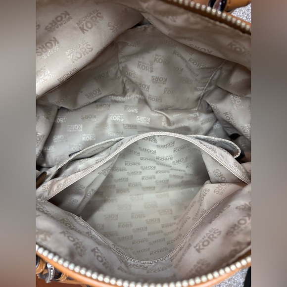 Michael Kors Calista Satchel with Crossbody strap - Picture 5 of 10